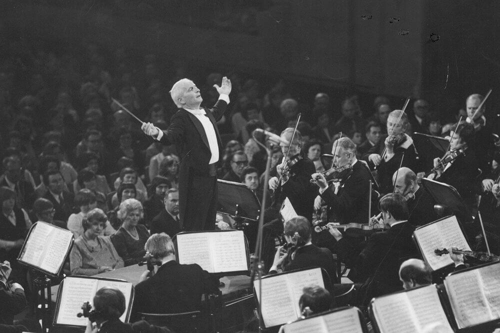 Václav Neumann řídí Českou filharmonii, konec 70. let 20. století